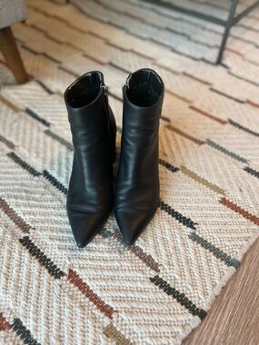 Marc Fisher Black Pointed-Toe Leather Ankle Booties
